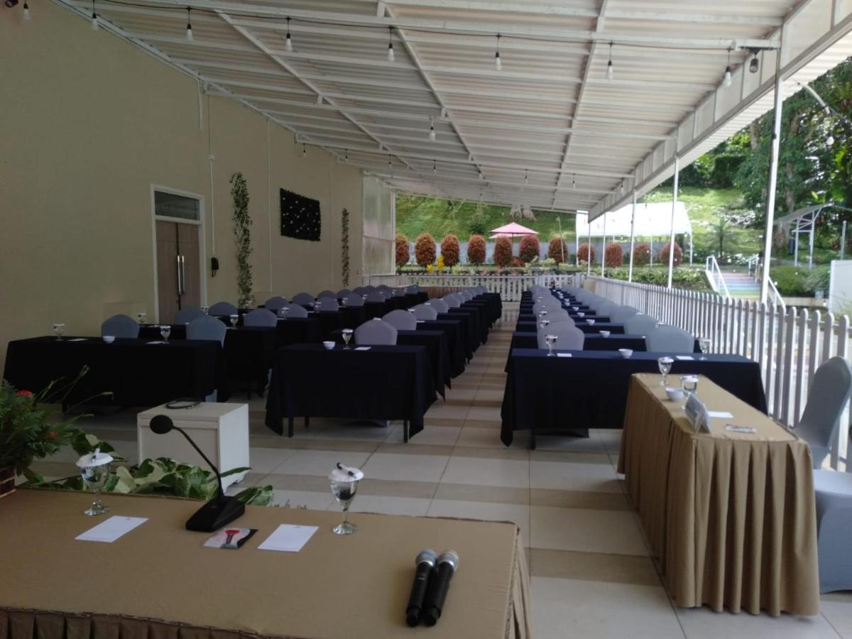 Hotel Villa Emitta Tomohon Luaran gambar